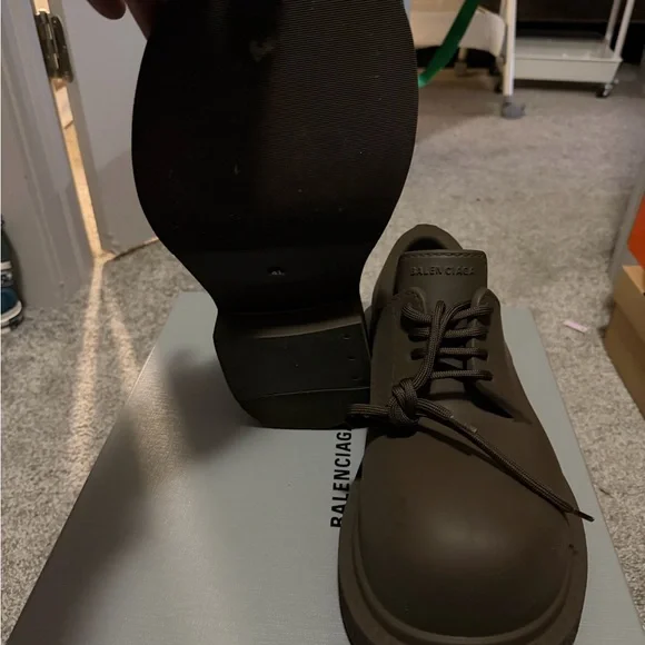 Balenciaga Men's Taupe Oxfords - Picture 3 of 11